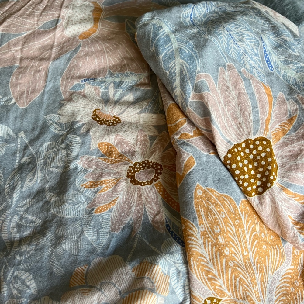 Urban Outfitters Full size duvet with shams
